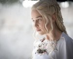 Il trono di spade - Emilia Clarke ammette che forse Jon Snow ritornerà