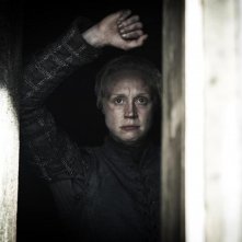 Il trono di spade: l'attrice Gwendoline Christie nell'episodio Uccidi il ragazzo