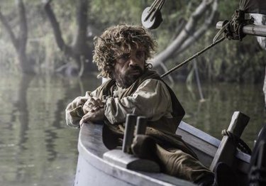 Il trono di spade: Peter Dinklage in una scena dell'episodio Uccidi il ragazzo