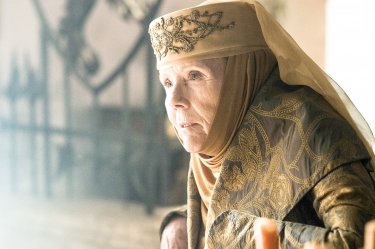 Il trono di spade: Dina Rigg interpreta Olenna Tyrell nell'episodio Le Serpi delle Sabbie