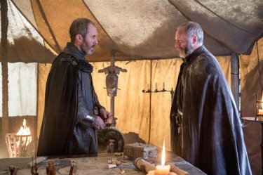 Il trono di spade: Liam Cunningham e Stephen Dillane nell'episodio The Gift