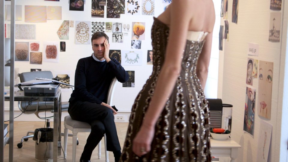 Dior and I: Raf Simons, nuovo direttore creativo della maison Dior, in una scena del film