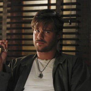 Aquarius: l'attore Grey Damon nella puntata Everybody's Been Burned