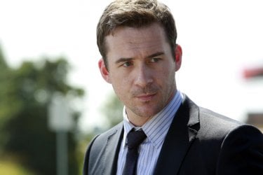 The Whispers: Barry Sloane in una scena di X Marks The Spot