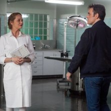 Wayward Pines: Melissa Leo e Matt Dillon in un'immagine tratta dal secondo episodio