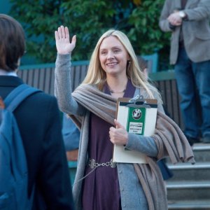Wayward Pines: Hope Davis in una scena dell'episodio Una nuova vita