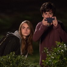 Città di carta: Cara Delevingne e Nat Wolff spiano i vicini