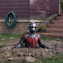 Ant-Man: Paul Rudd sbuca dal terreno