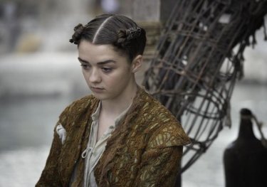 Il trono di spade: l'attrice Maisie Williams nell'episodio intitolato Aspra dimora