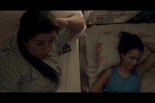 Clip 'Una di seconda classe' - E' arrivata mia figlia!