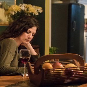 Halt and Catch Fire: l'attrice Aleksa Palladino in una scena dell'episodio SETI