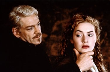 Hamlet: Kenneth Branagh e Kate Winslet in una scena del film