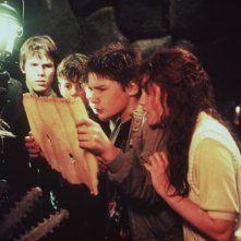 I Goonies: Sean Astin, Corey Feldman, Josh Brolin e Kerri Green in una scena