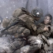 Band of Brothers: Donnie Wahlberg in una scena della mini serie