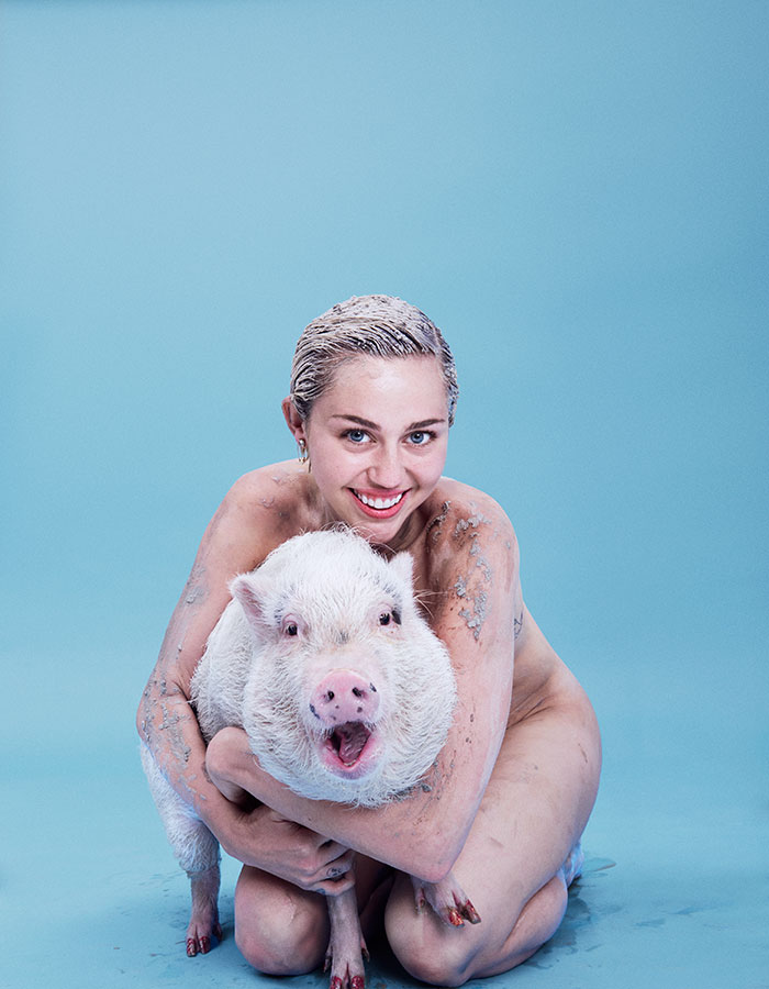 Miley Cyrus nuda sul magazine Paper