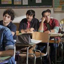 Torno indietro e cambio vita: Ricky Memphis tra i banchi di scuola con Raoul Bova in un'immagine del film