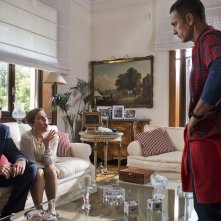 Torno indietro e cambio vita: Raoul Bova con i 'genitori' Max Tortora e Michela Andreozzi in una scena