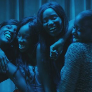 Diamante nero: le quattro protagoniste del film in un'immagine festosa