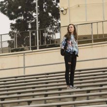 Fear the Walking Dead: Alycia Debnam Carey in un'immagine del primo episodio