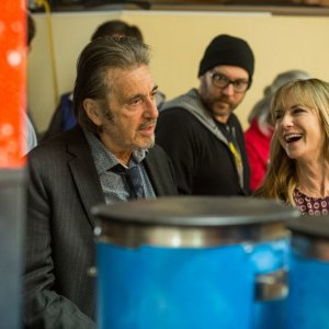 Manglehorn: Al Pacino e Holly Hunter in una scena