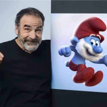 Get Smurfy: Mandy Patinkin è la voce di Grande Puffo
