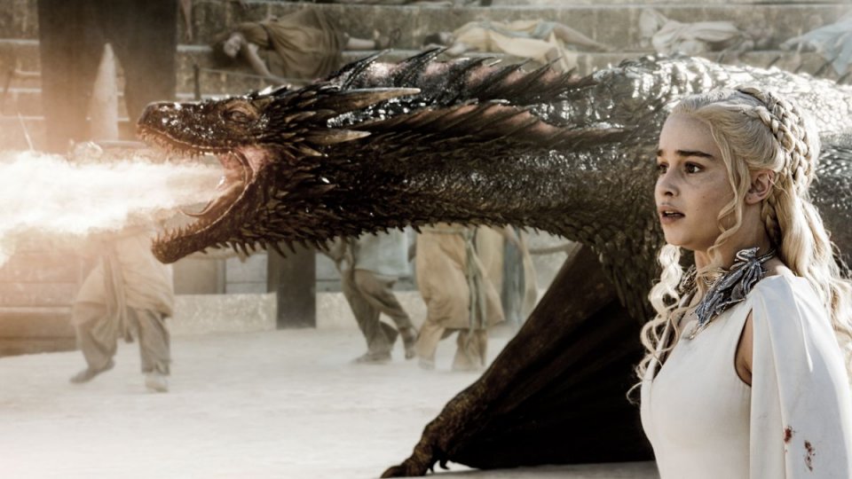Il trono di spade: l'attrice Emilia Clarke interpreta Dany nell'episodio La danza dei draghi