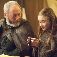 Il trono di spade: Liam Cunningham e Kerry Ingram nella puntata La danza dei draghi