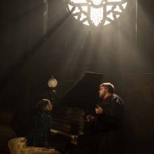 Crimson Peak: Guillermo Del Toro sul set con Jessica Chastain