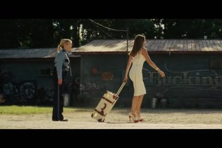 Clip 'La mia missione è proteggerla' - Fuga in tacchi a spillo