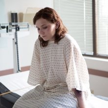 Contagious: Abigail Breslin in ospedale dopo il 'contagio' in una scena del film