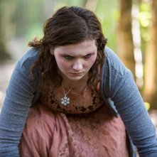 Contagious: la 'contagiata' Abigail Breslin in una scena del film