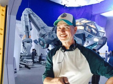 Independence Day Resurgence - Roland Emmerich sul set