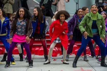 Annie - La felicità è contagiosa: Quvenzhané Wallis in una scena di ballo tratta dalla commedia musicale