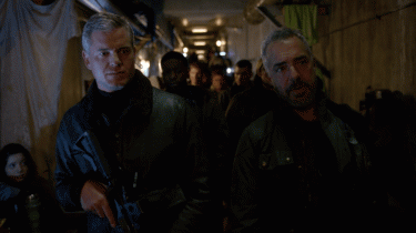 The Last Ship: gli attori Eric Dane e Titus Welliver in una foto della puntata Unreal City