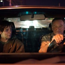 Boulevard: Robin Williams e Roberto Aguire in una scena