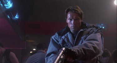 Terminator: Arnold Schwarzenegger in una scena del film