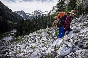 Jared Leto fa trekking in un parco naturale