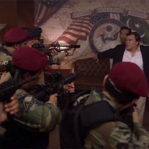 The Brink: Jack Black in una scena del pilot