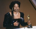 Whoopi Godberg attacca Donald Trump sui dazi al film stranieri: 'Abbassa i prezzi delle uova, piuttosto!'