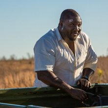 Zoo: Nonso Anozie in una scena della serie