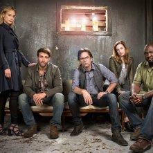 Zoo: in un'immagine promozionale del cast della serie