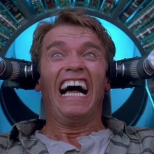 Atto di forza: Arnold Schwarzenegger in tutto il suo splendore