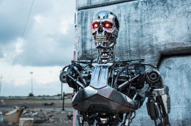 Terminator: Genisys, una suggestiva immagine tratta dal film diretto da Alan Taylor