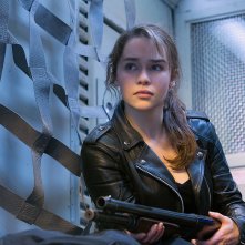 Terminator: Genisys, Emilia Clarke nei panni di Sarah Connor in un momento dell'action fantascientifico
