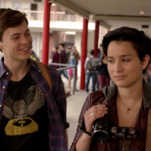 Scream: John Karna e Bex Taylor-Klaus in Red Roses