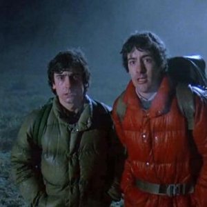 Un lupo mannaro americano a Londra: i protagonisti nella brughiera