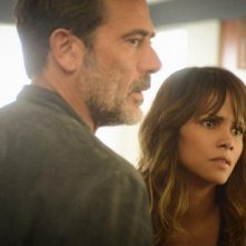 Extant: Jeffrey Dean Morgan e Halle Berry in Change Scenario