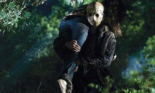 Jason Voorhees e una delle sue vittime