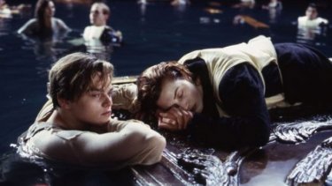 Titanic: DiCaprio e Kate Winslet nella sequenza della zattera