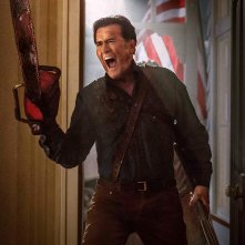 Ash vs. Evil Dead: Bruce Campbell in una scena della serie
